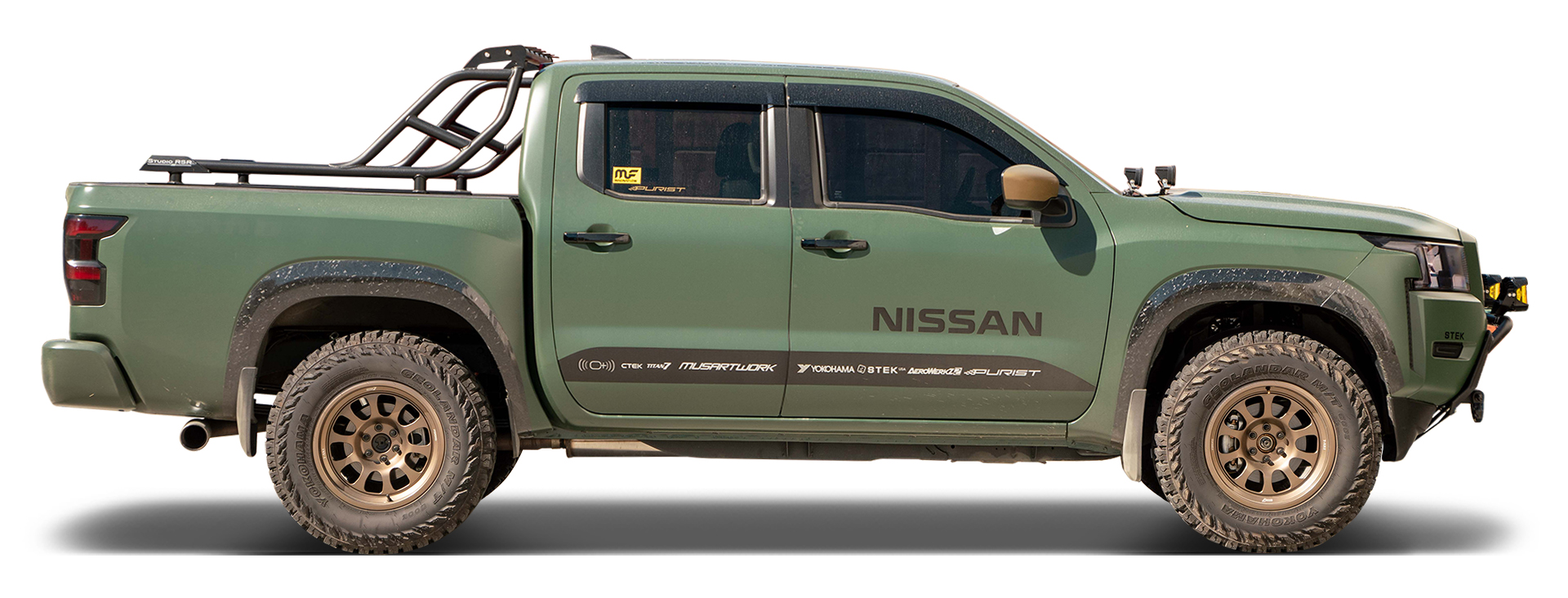 2018-2023 Nissan Frontier 4X4 sideview stock